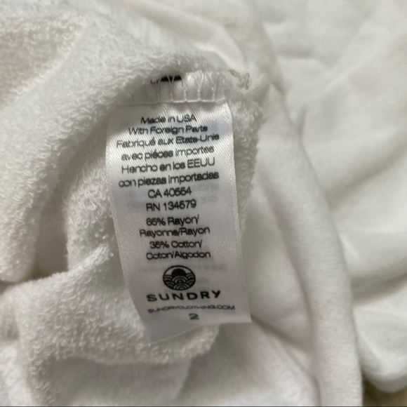 NWOT Sundry Multi Love Sweatshirt - Size Medium - Picture 4 of 5